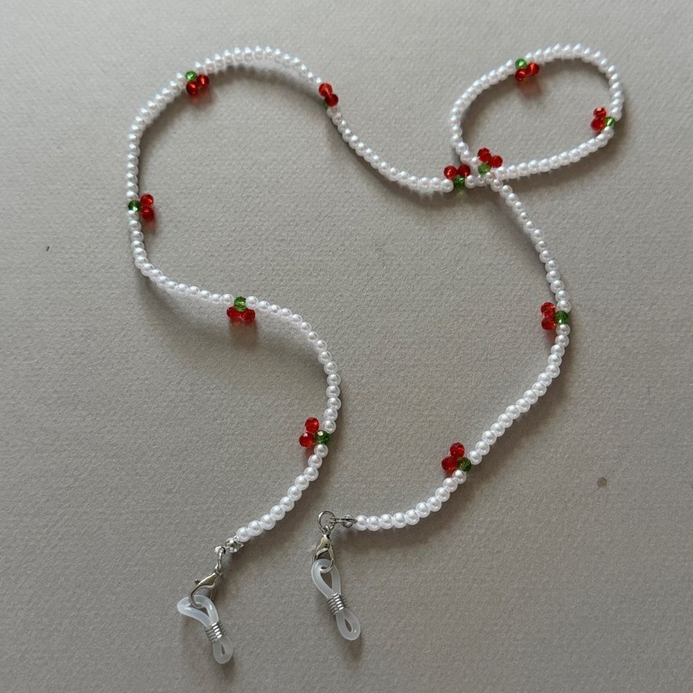 Pearl red cherry Eyewear Chain A1662 - Picture 3 of 3